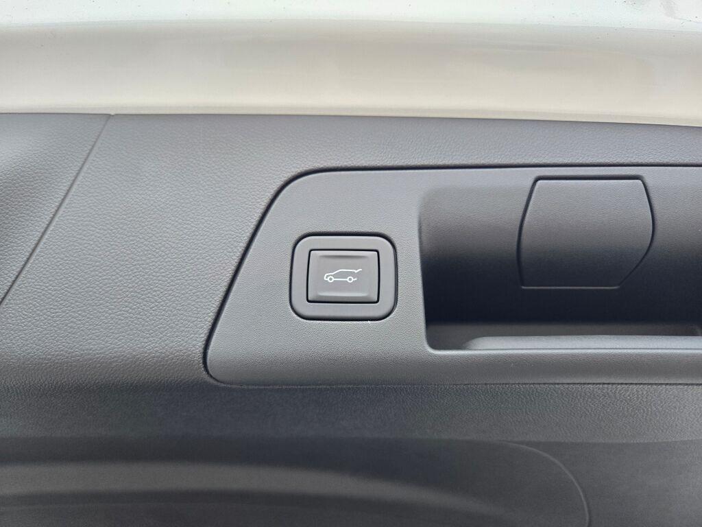 new 2025 Buick Envision car, priced at $39,817