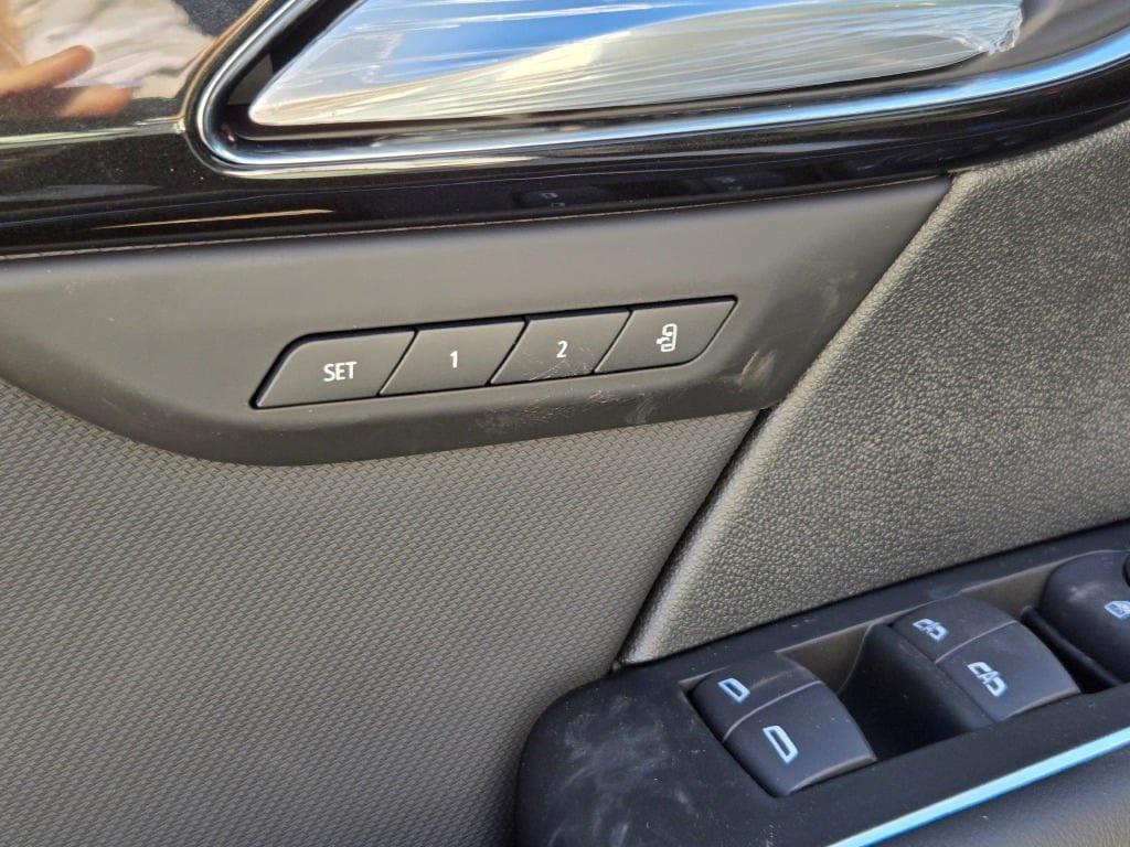 new 2025 Buick Envision car, priced at $38,125