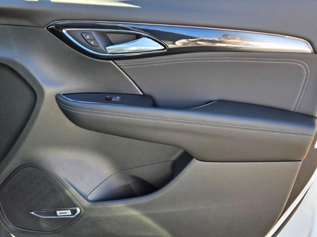 new 2025 Buick Envision car, priced at $38,125