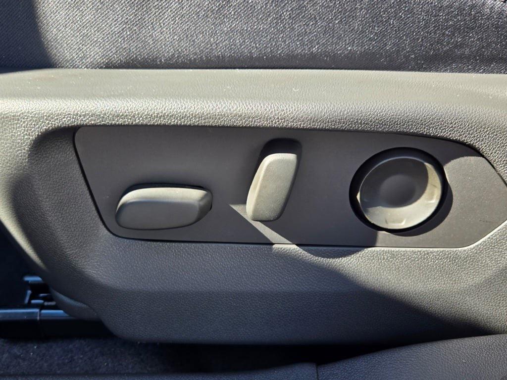 new 2025 Buick Envision car, priced at $38,125