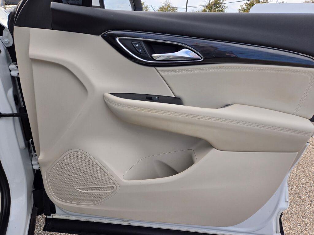 used 2022 Buick Envision car, priced at $27,750