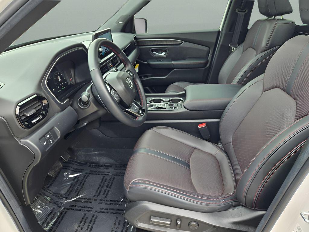 used 2025 Honda Pilot car, priced at $49,973