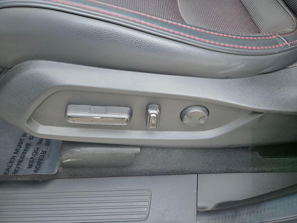 used 2025 Honda Pilot car, priced at $49,973