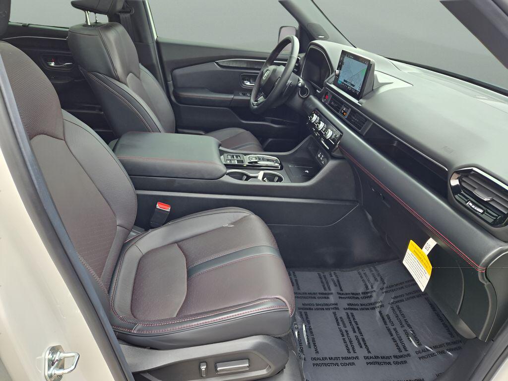 used 2025 Honda Pilot car, priced at $49,973