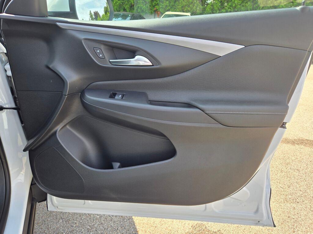 new 2025 Buick Envista car, priced at $23,481