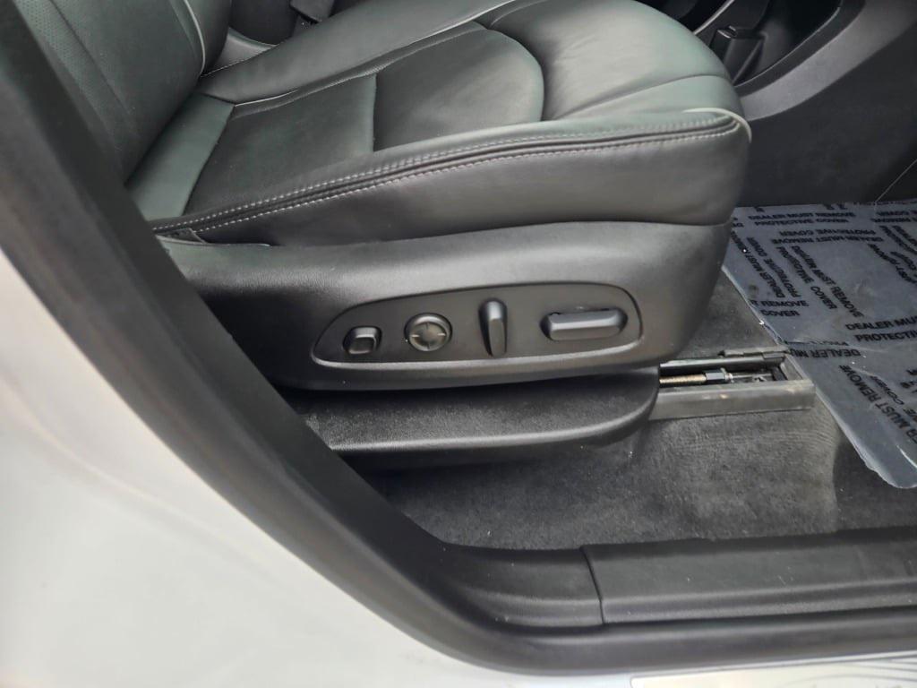 2021 White Frost Tricoat Buick Enclave