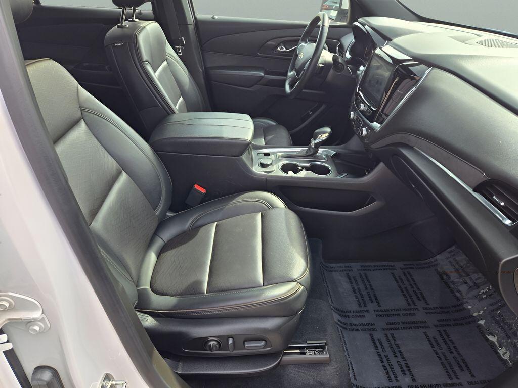 used 2023 Chevrolet Traverse car, priced at $36,220