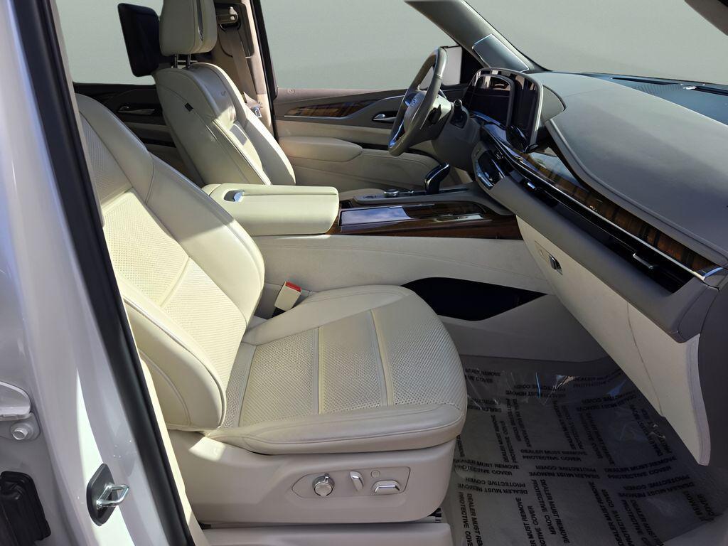 used 2023 Cadillac Escalade ESV car, priced at $76,327