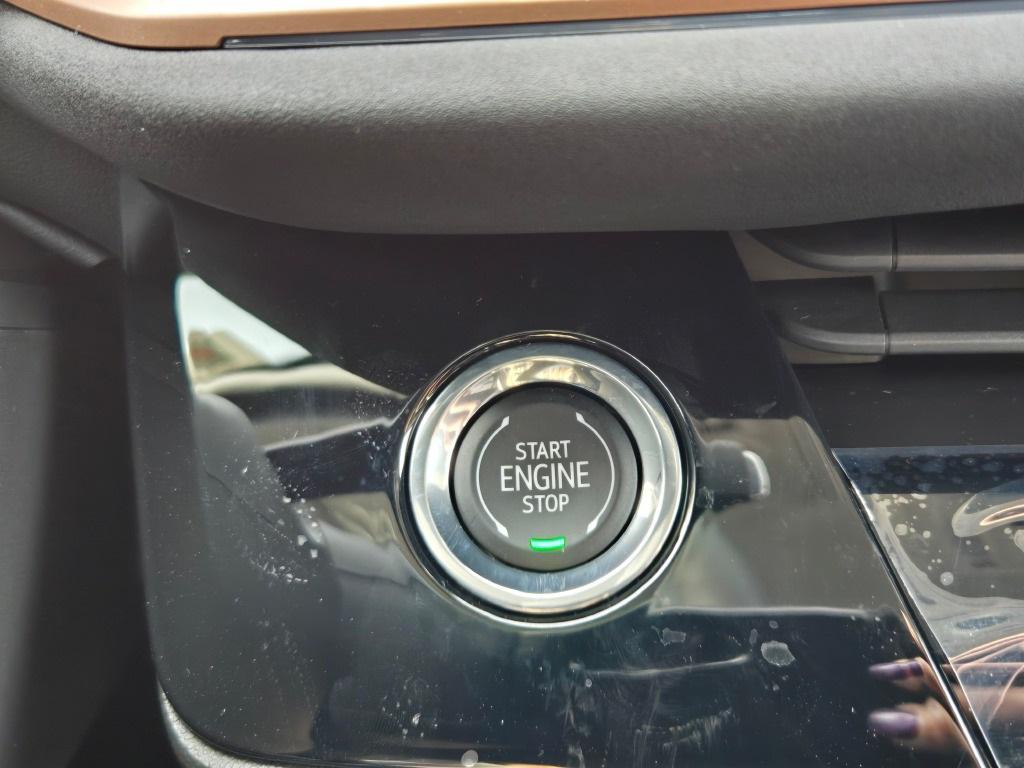 new 2025 Buick Envision car, priced at $36,887