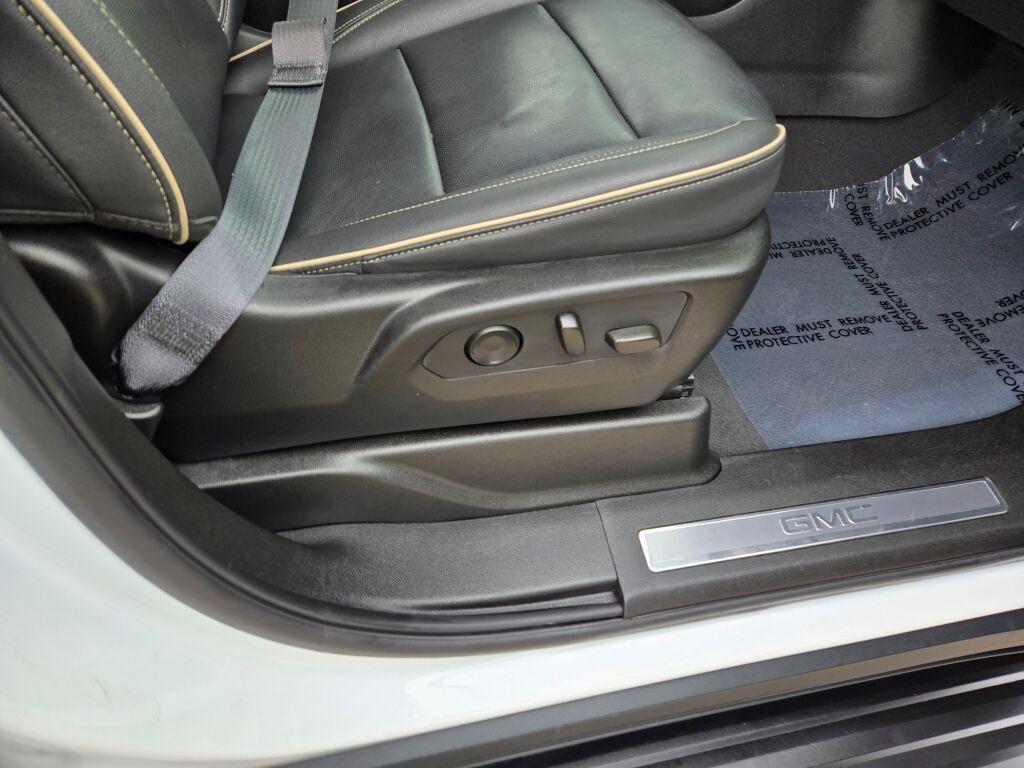 used 2024 GMC Yukon car, priced at $53,474