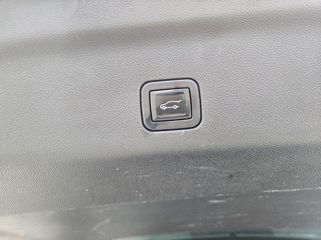 used 2024 GMC Yukon car, priced at $53,474