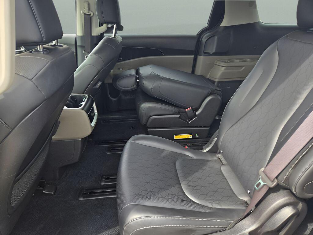 used 2025 Kia Carnival car, priced at $33,675