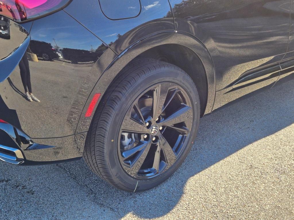 new 2025 Buick Envision car, priced at $39,390