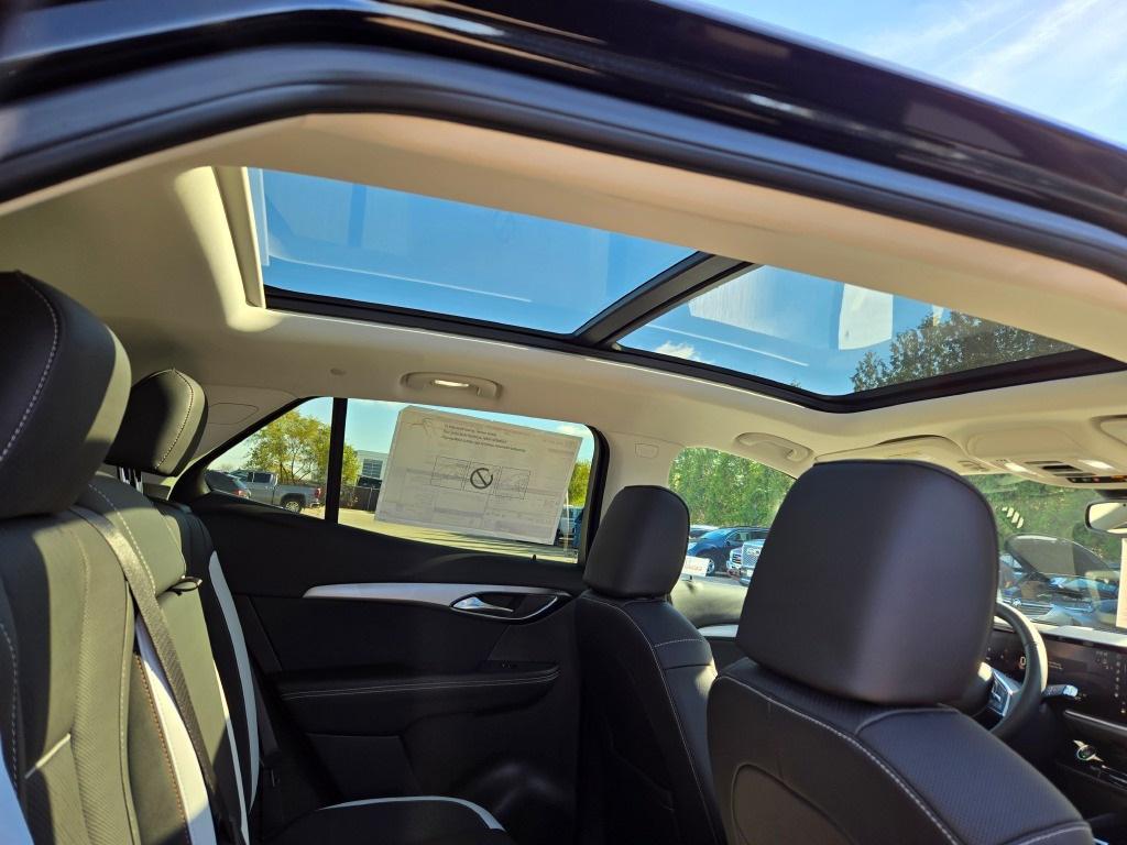 new 2025 Buick Envision car, priced at $39,390