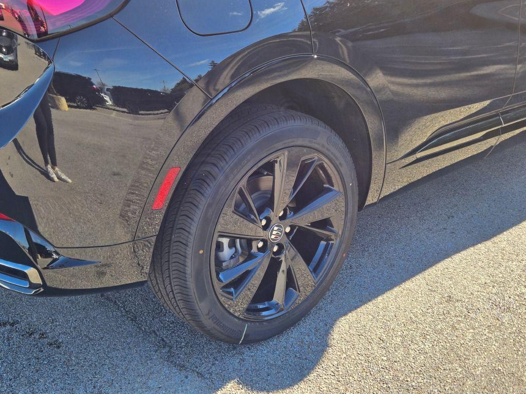 new 2025 Buick Envision car, priced at $37,999