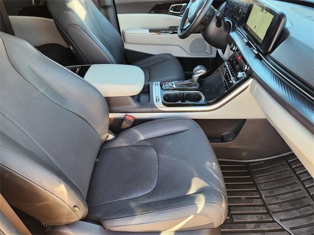 used 2024 Kia Carnival car, priced at $40,977