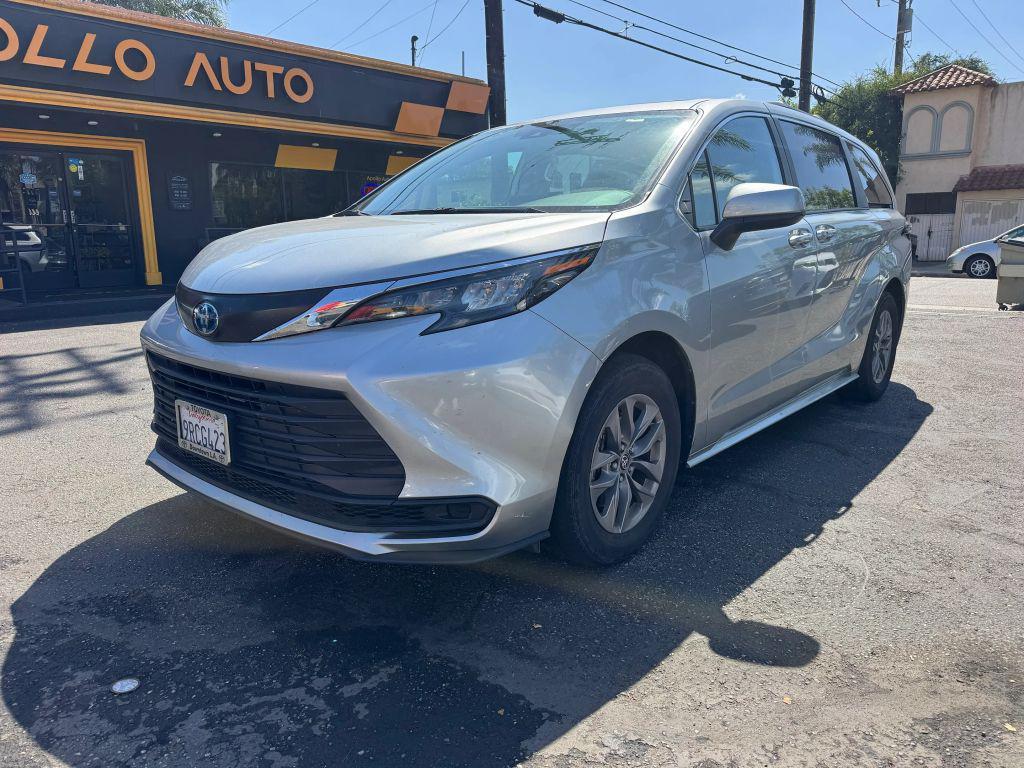 used 2025 Toyota Sienna car, priced at $33,800