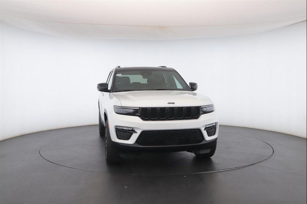 new 2025 Jeep Grand Cherokee car, priced at $52,299