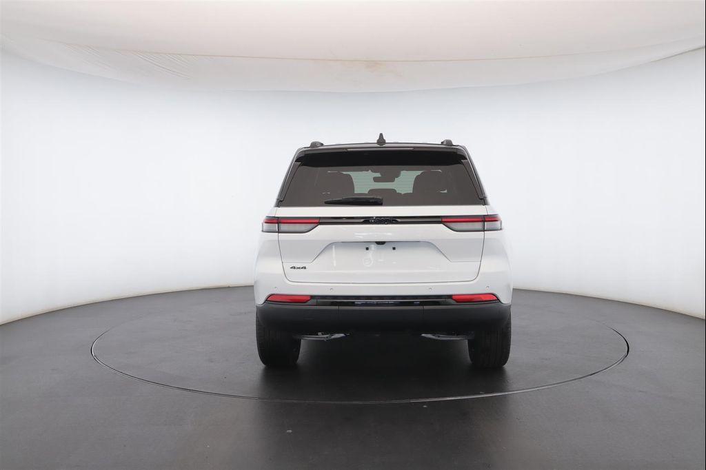 new 2025 Jeep Grand Cherokee car, priced at $52,299