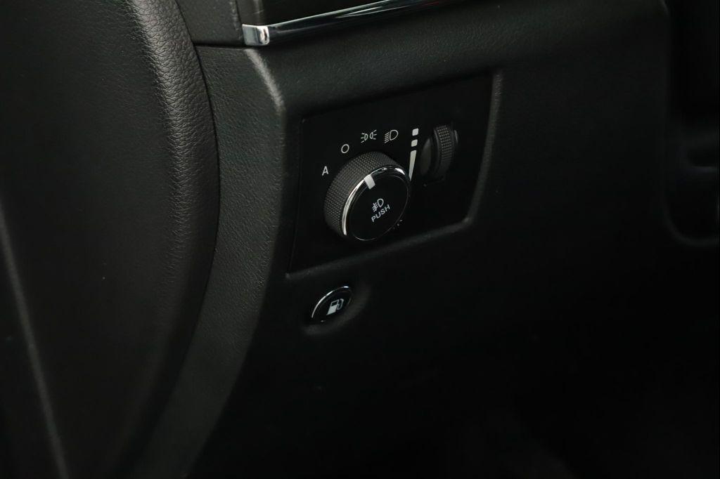 used 2015 Jeep Grand Cherokee car, priced at $15,900