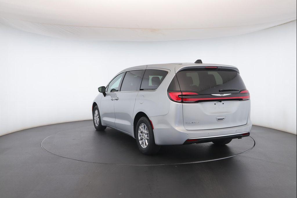 new 2026 Chrysler Pacifica car, priced at $44,957