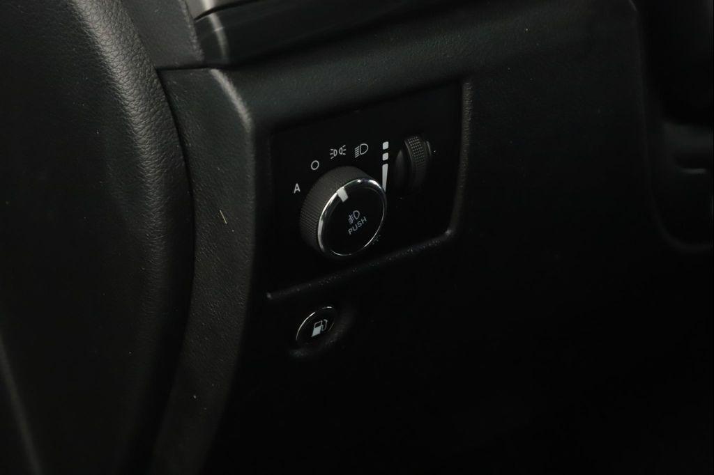used 2020 Jeep Grand Cherokee car, priced at $16,075