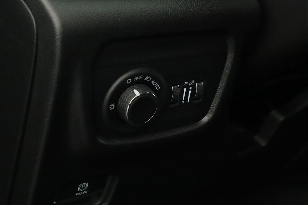 new 2025 Jeep Grand Cherokee car, priced at $46,147