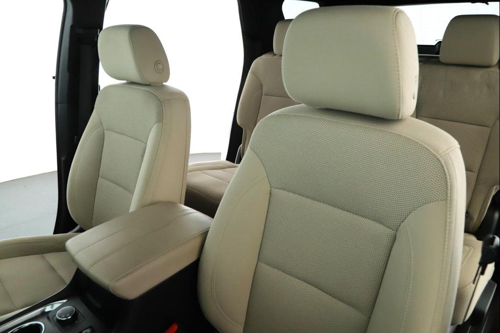 used 2023 Chevrolet Traverse car, priced at $22,900