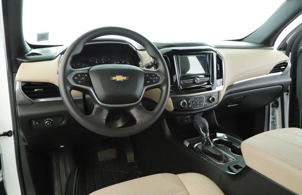 used 2023 Chevrolet Traverse car, priced at $22,900