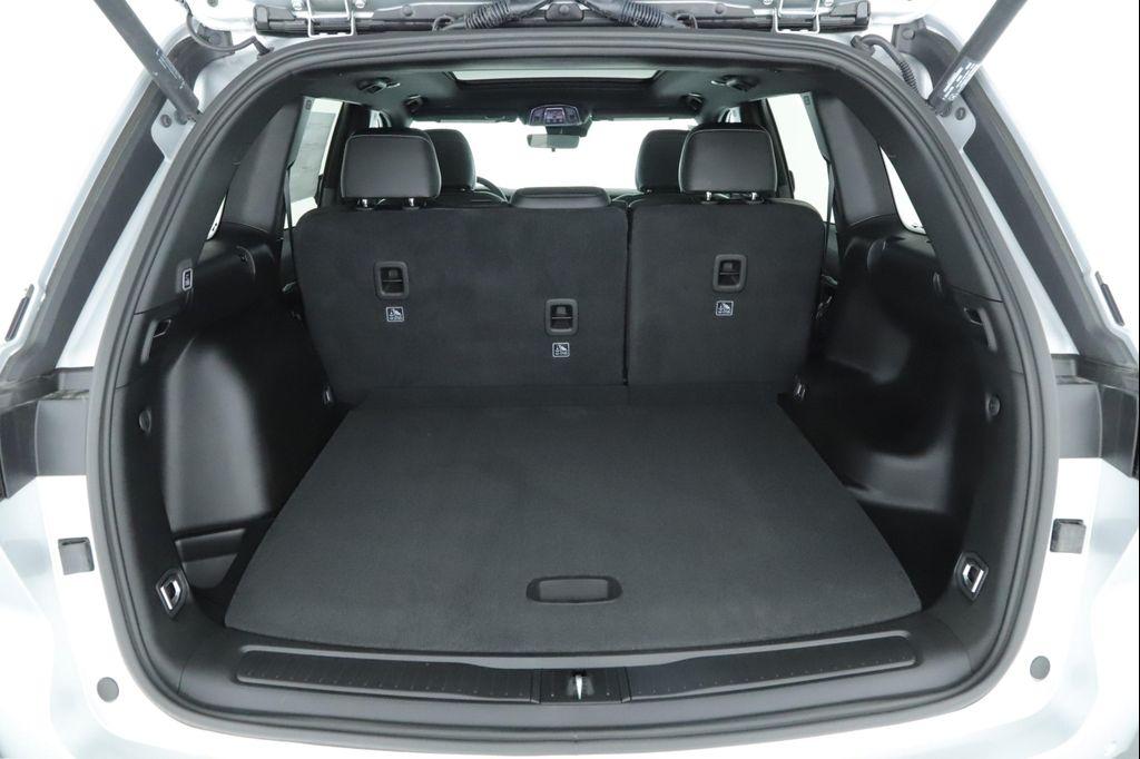 new 2025 Jeep Grand Cherokee car, priced at $52,299