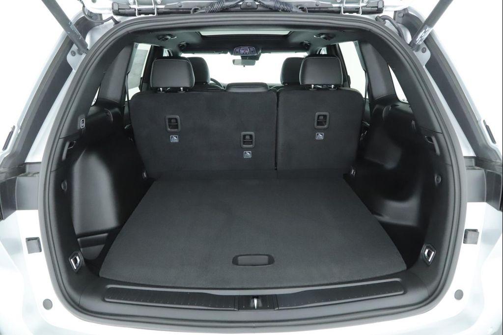 new 2025 Jeep Grand Cherokee car, priced at $52,299