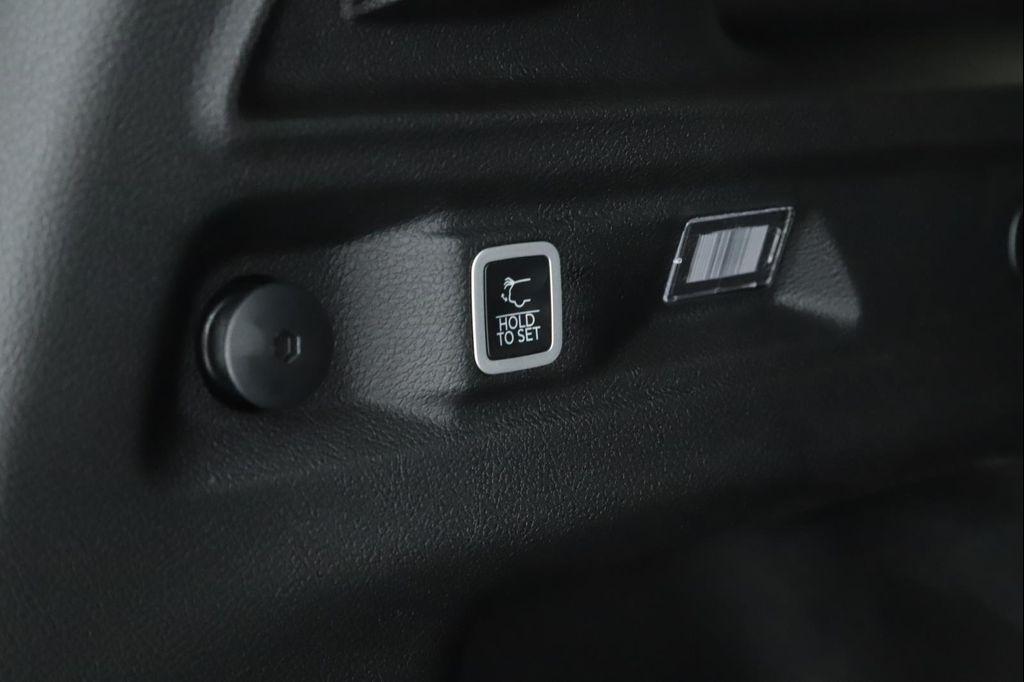 new 2025 Jeep Grand Cherokee L car