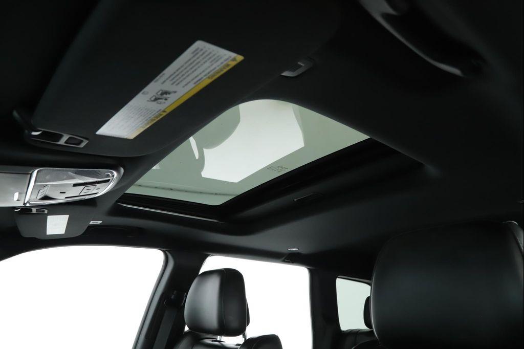 used 2022 Jeep Grand Cherokee car, priced at $27,900