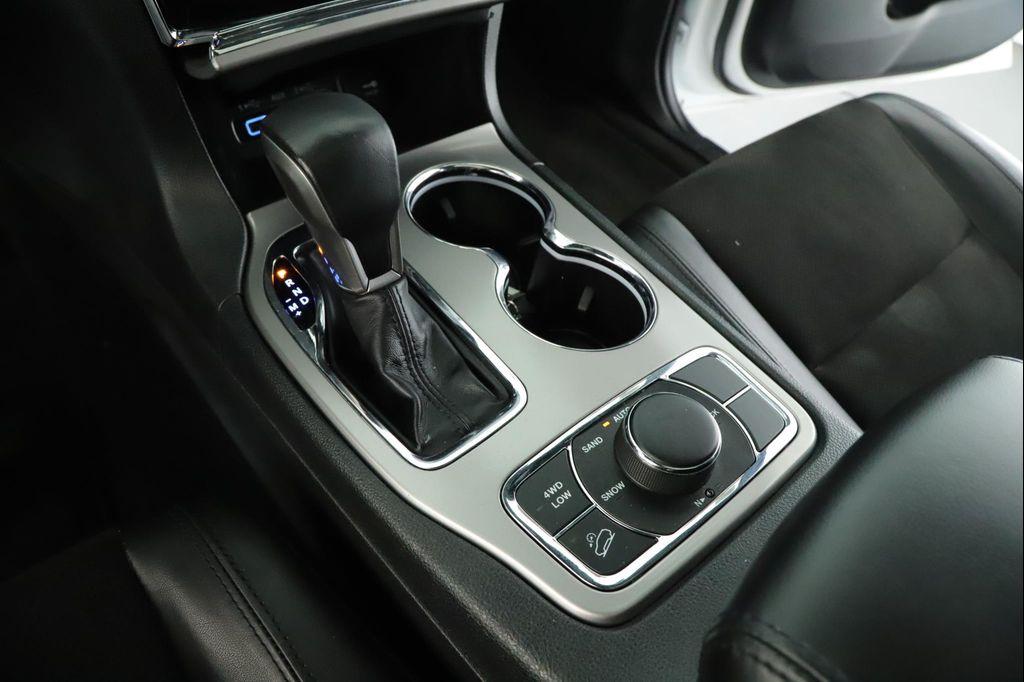 used 2022 Jeep Grand Cherokee car, priced at $27,900