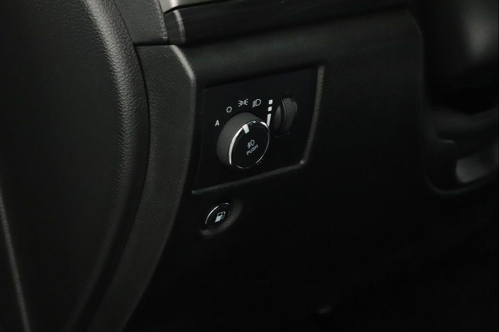 used 2022 Jeep Grand Cherokee car, priced at $27,900