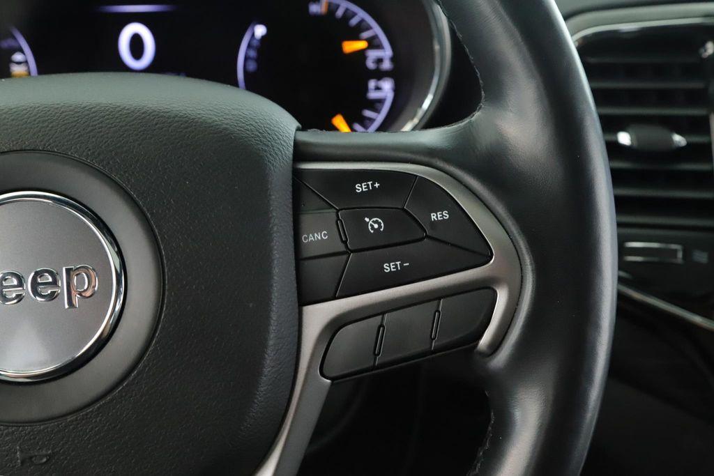 used 2022 Jeep Grand Cherokee car, priced at $27,900