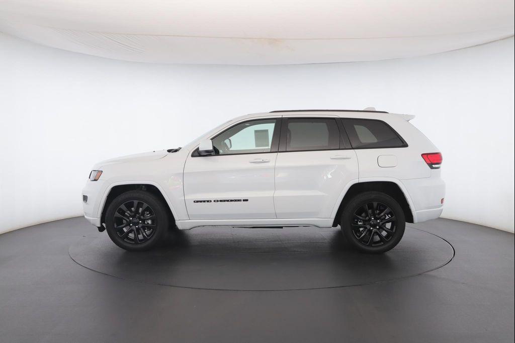 used 2022 Jeep Grand Cherokee car, priced at $27,900