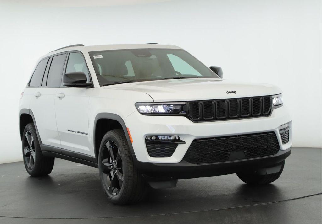 new 2025 Jeep Grand Cherokee car, priced at $48,872