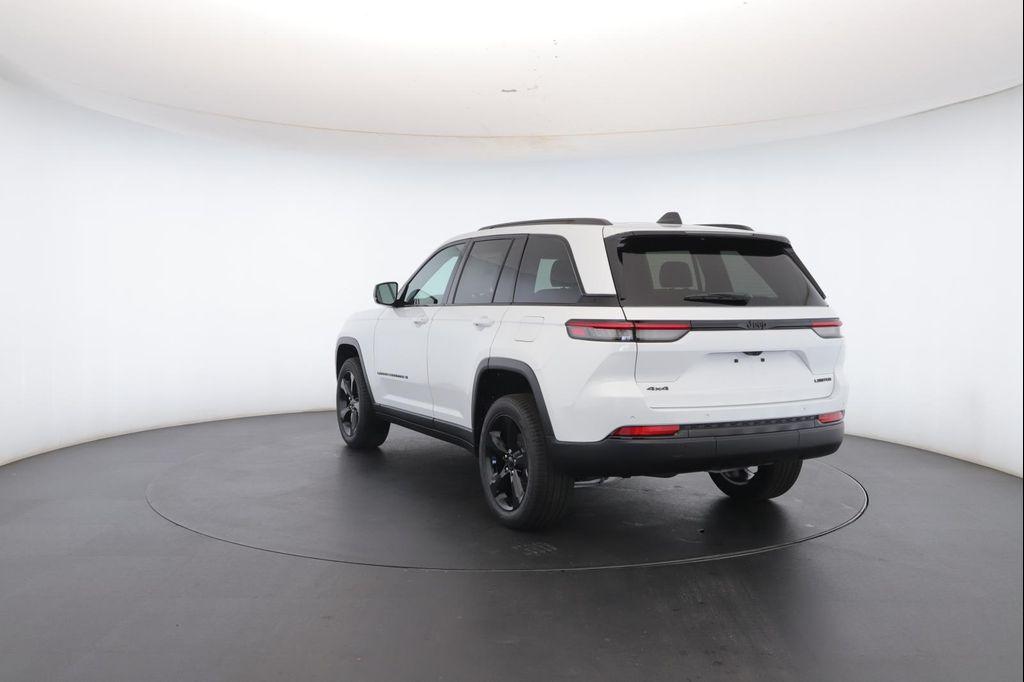 new 2025 Jeep Grand Cherokee car, priced at $48,872