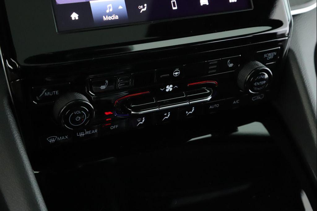 new 2025 Jeep Grand Cherokee car, priced at $45,562