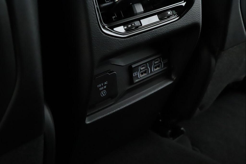 new 2025 Jeep Grand Cherokee car, priced at $45,562