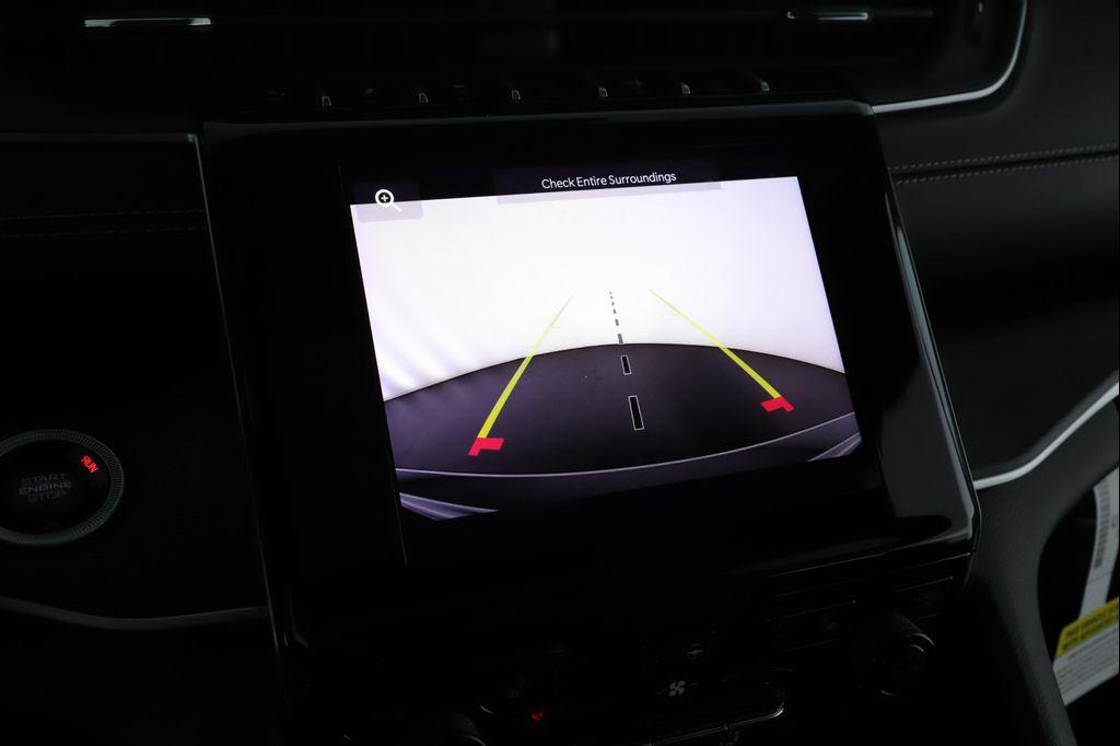 new 2025 Jeep Grand Cherokee car, priced at $45,562