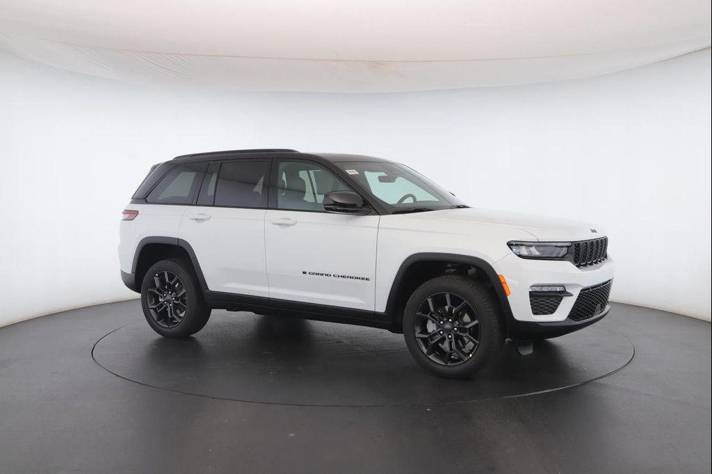new 2025 Jeep Grand Cherokee car, priced at $52,299