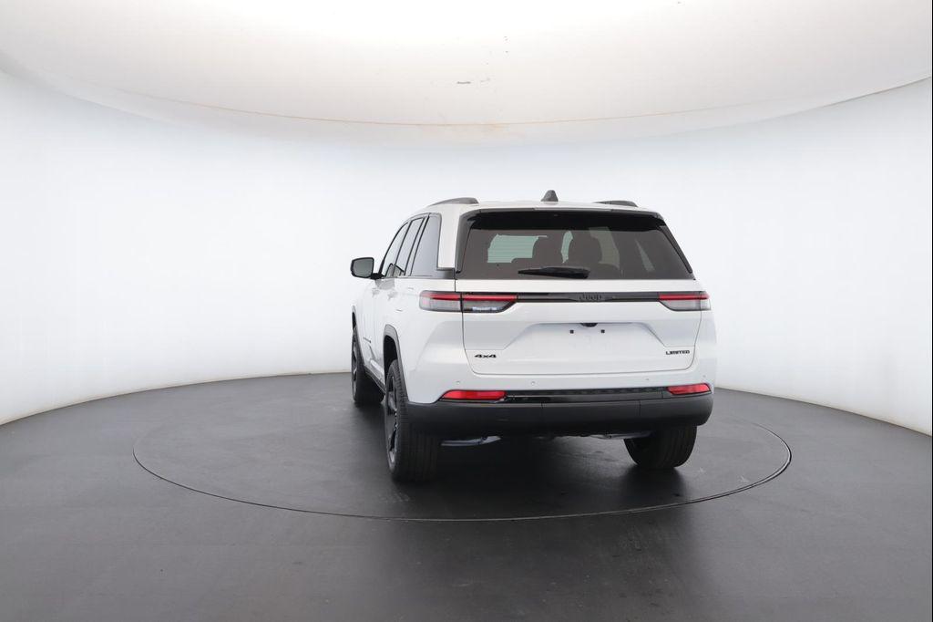 new 2025 Jeep Grand Cherokee car, priced at $48,872
