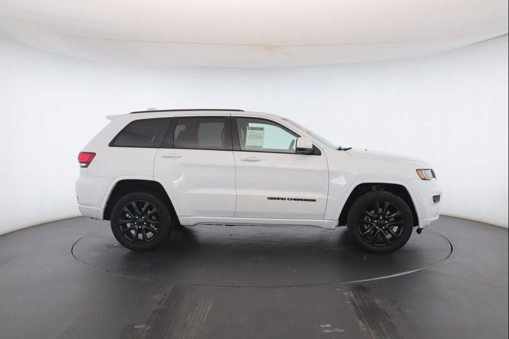 used 2021 Jeep Grand Cherokee car, priced at $25,900