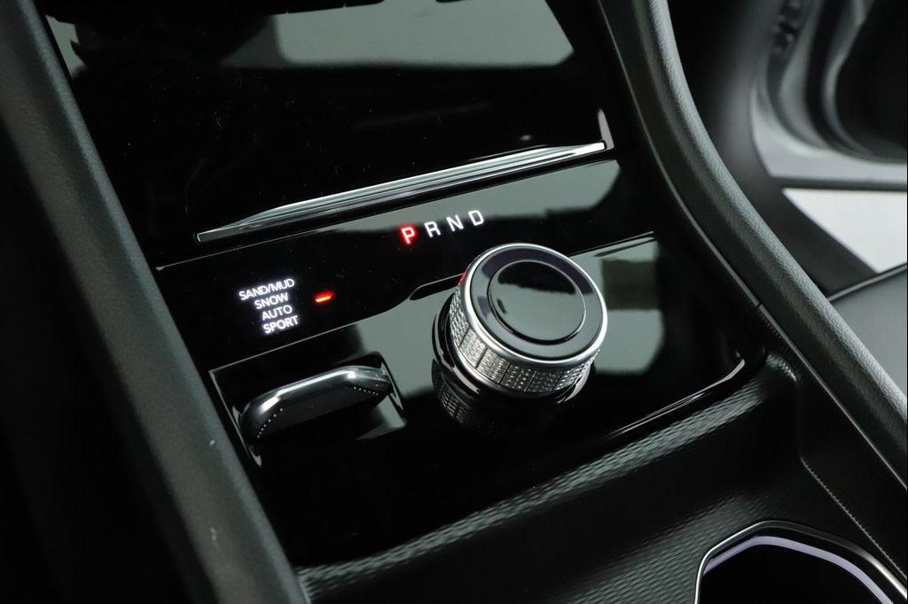 new 2025 Jeep Grand Cherokee car, priced at $52,879