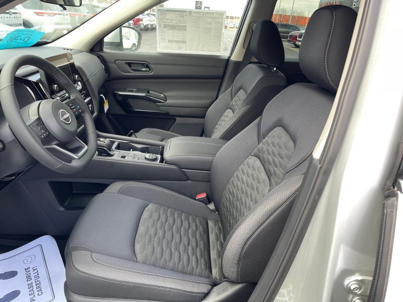 new 2025 Nissan Pathfinder car, priced at $41,809
