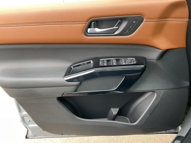 new 2026 Nissan Pathfinder car, priced at $49,884