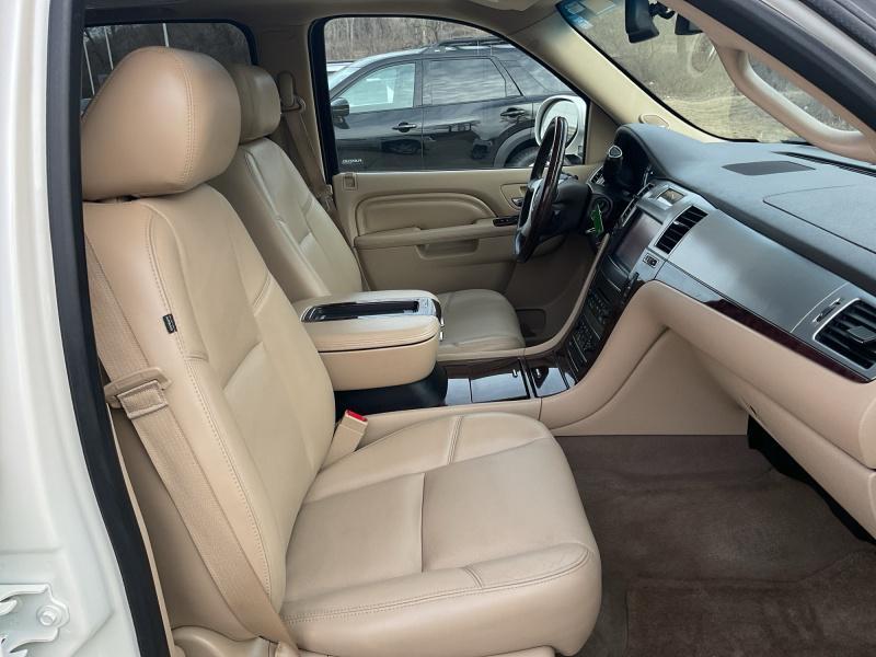 used 2013 Cadillac Escalade EXT car, priced at $15,966