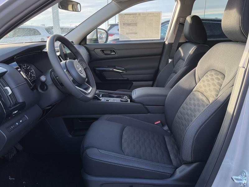 new 2025 Nissan Pathfinder car, priced at $37,559